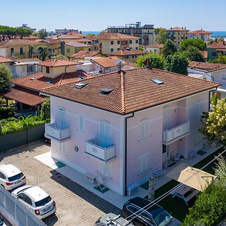 Villa Amelia Rooms Марина-ді-П'єтразанта Екстер'єр фото