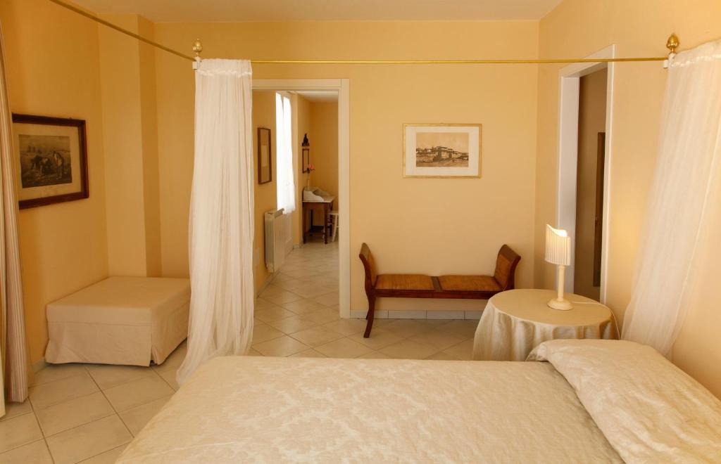 Villa Amelia Rooms Марина-ді-П'єтразанта Номер фото
