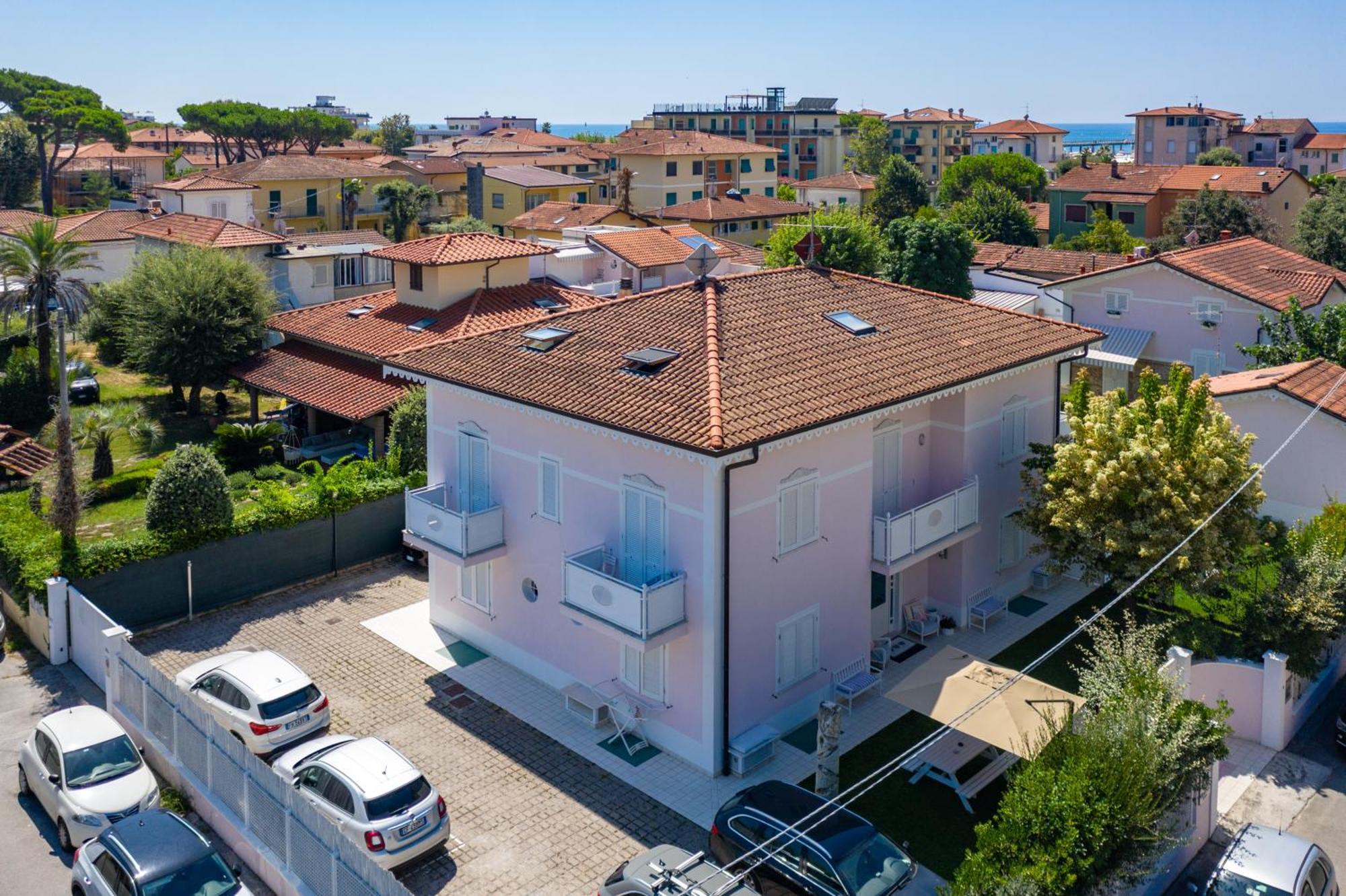 Villa Amelia Rooms Марина-ді-П'єтразанта Екстер'єр фото
