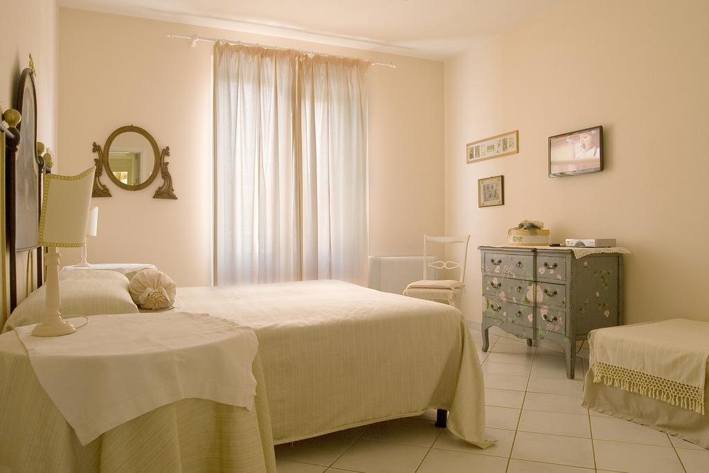 Villa Amelia Rooms Марина-ді-П'єтразанта Екстер'єр фото