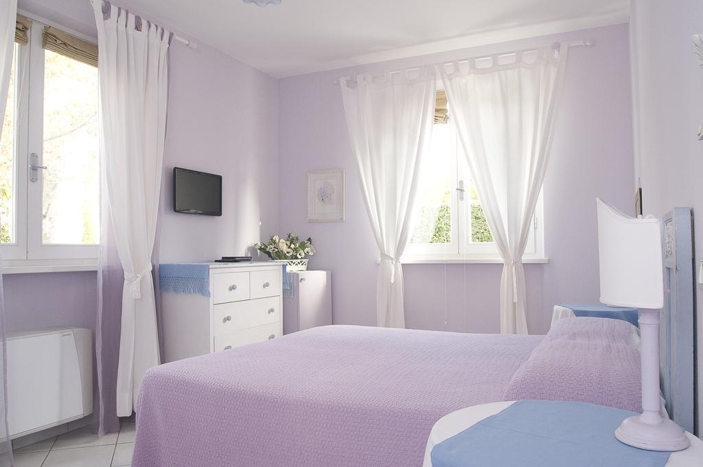 Villa Amelia Rooms Марина-ді-П'єтразанта Екстер'єр фото